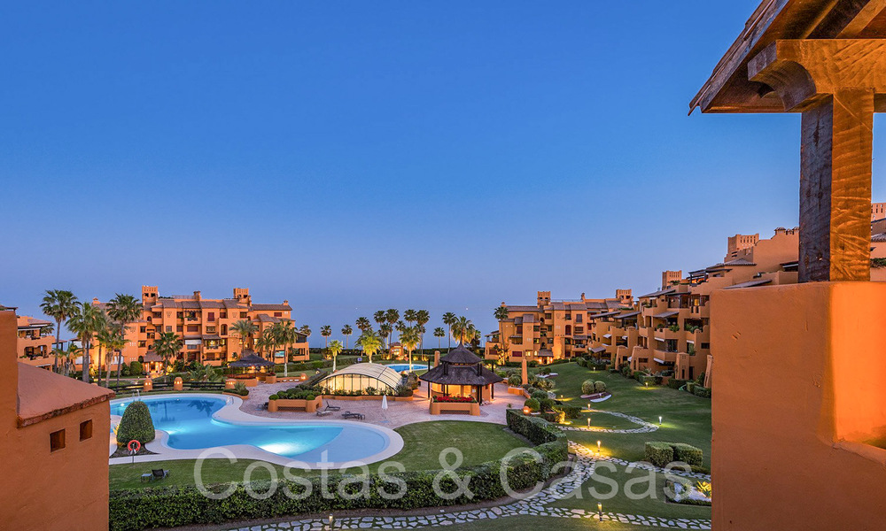 Luxueux appartement rénové à vendre dans un complexe en première ligne de plage avec vue sur la mer, sur le New Golden Mile, Marbella - Estepona 67277