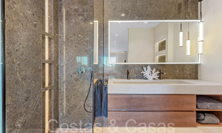 Luxueux appartement rénové à vendre dans un complexe en première ligne de plage avec vue sur la mer, sur le New Golden Mile, Marbella - Estepona 67288 