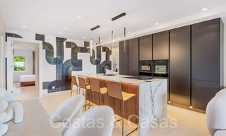 Luxueux appartement rénové à vendre dans un complexe en première ligne de plage avec vue sur la mer, sur le New Golden Mile, Marbella - Estepona 67291 