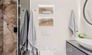 Luxueux appartement rénové à vendre dans un complexe en première ligne de plage avec vue sur la mer, sur le New Golden Mile, Marbella - Estepona 67296 