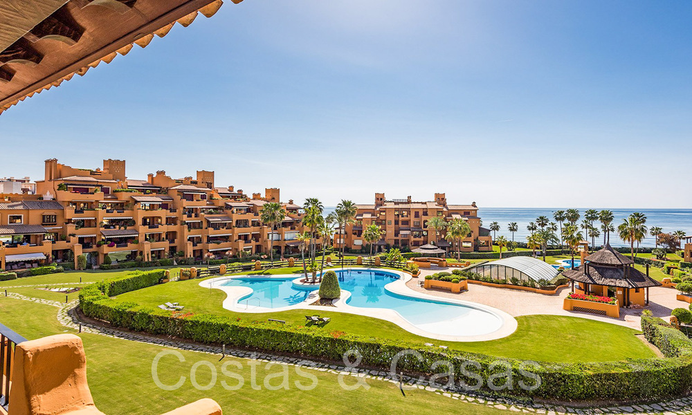 Luxueux appartement rénové à vendre dans un complexe en première ligne de plage avec vue sur la mer, sur le New Golden Mile, Marbella - Estepona 67302