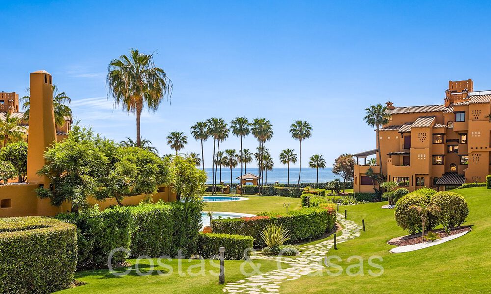 Luxueux appartement rénové à vendre dans un complexe en première ligne de plage avec vue sur la mer, sur le New Golden Mile, Marbella - Estepona 67305