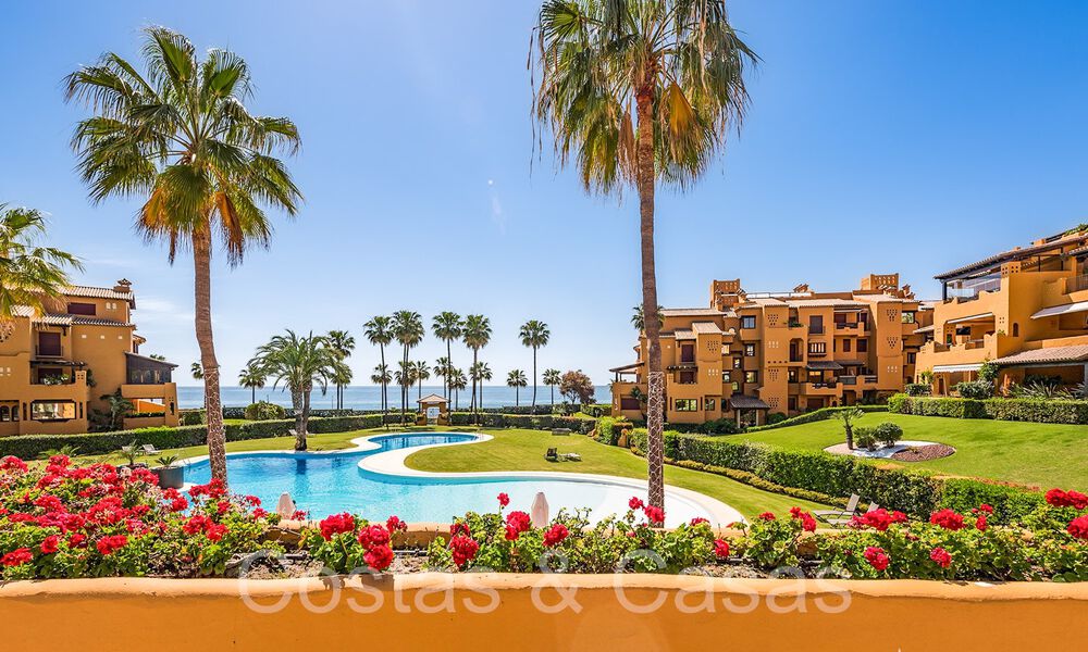 Luxueux appartement rénové à vendre dans un complexe en première ligne de plage avec vue sur la mer, sur le New Golden Mile, Marbella - Estepona 67308