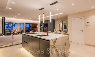 Luxueux appartement rénové à vendre dans un complexe en première ligne de plage avec vue sur la mer, sur le New Golden Mile, Marbella - Estepona 67317 