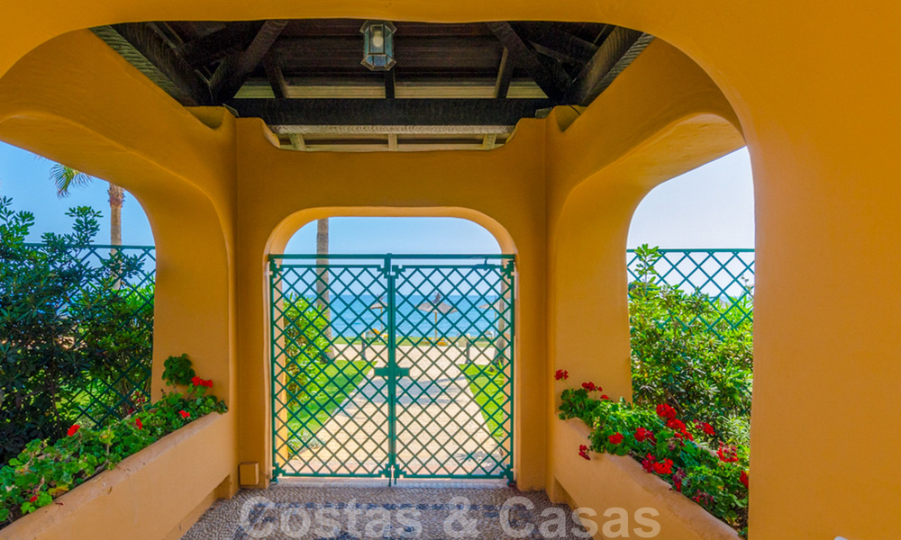 Luxueux appartement rénové à vendre dans un complexe en première ligne de plage avec vue sur la mer, sur le New Golden Mile, Marbella - Estepona 67331