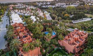 Superbe maison de ville méditerranéenne à vendre dans une urbanisation très réputée et sécurisée sur le Golden Mile de Marbella 67340