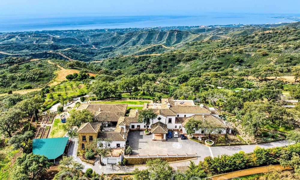 Grand domaine andalou à vendre sur un terrain surélevé de 5 hectares dans les collines de l'est de Marbella 67540