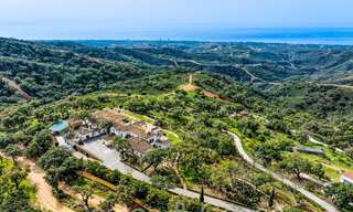 Grand domaine andalou à vendre sur un terrain surélevé de 5 hectares dans les collines de l'est de Marbella 67542 