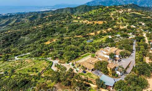 Grand domaine andalou à vendre sur un terrain surélevé de 5 hectares dans les collines de l'est de Marbella 67547