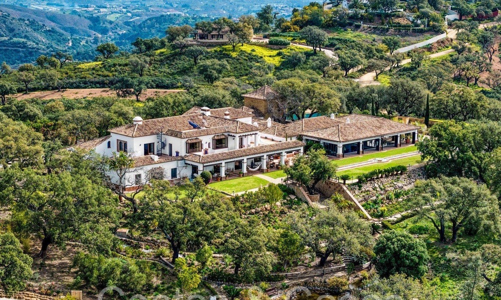 Grand domaine andalou à vendre sur un terrain surélevé de 5 hectares dans les collines de l'est de Marbella 67558