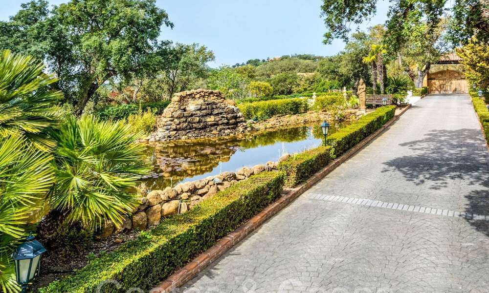 Grand domaine andalou à vendre sur un terrain surélevé de 5 hectares dans les collines de l'est de Marbella 67566