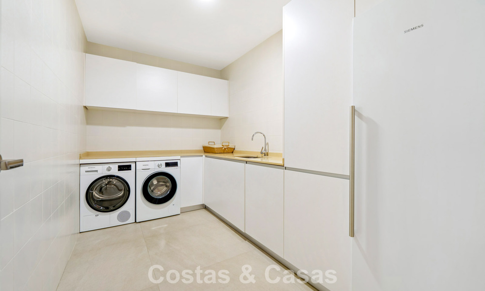 Villa de luxe moderniste à vendre dans un quartier résidentiel exclusif et fermé sur le Golden Mile de Marbella 787629