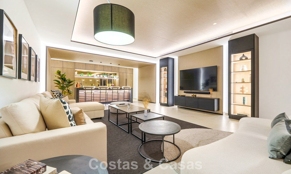 Villa de luxe moderniste à vendre dans un quartier résidentiel exclusif et fermé sur le Golden Mile de Marbella 787633