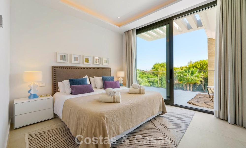 Villa de luxe moderniste à vendre dans un quartier résidentiel exclusif et fermé sur le Golden Mile de Marbella 787640