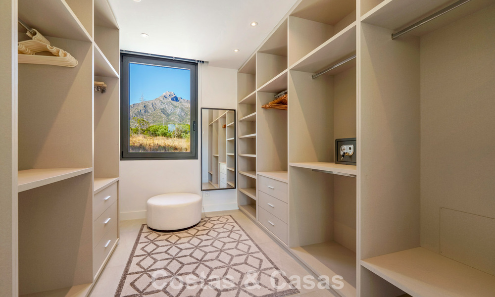 Villa de luxe moderniste à vendre dans un quartier résidentiel exclusif et fermé sur le Golden Mile de Marbella 787643