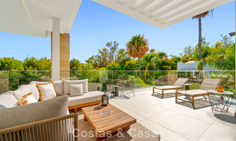 Villa de luxe moderniste à vendre dans un quartier résidentiel exclusif et fermé sur le Golden Mile de Marbella 787648