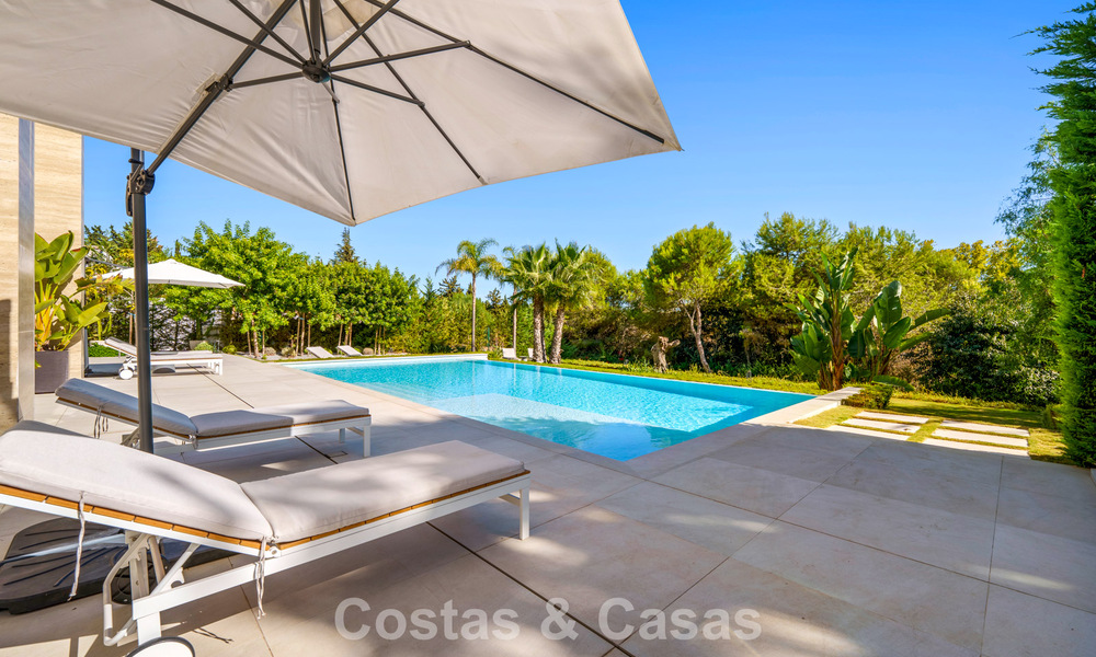 Villa de luxe moderniste à vendre dans un quartier résidentiel exclusif et fermé sur le Golden Mile de Marbella 787655