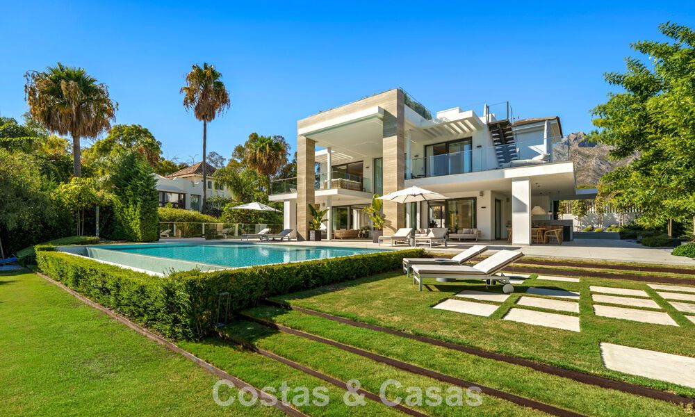 Villa de luxe moderniste à vendre dans un quartier résidentiel exclusif et fermé sur le Golden Mile de Marbella 787657