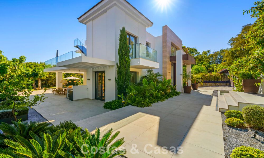 Villa de luxe moderniste à vendre dans un quartier résidentiel exclusif et fermé sur le Golden Mile de Marbella 787659