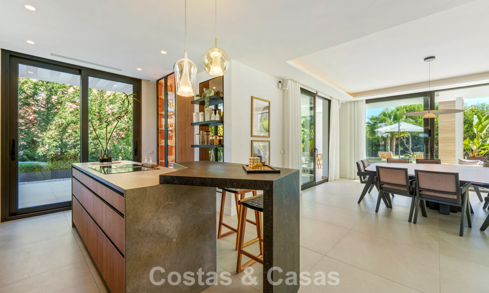 Villa de luxe moderniste à vendre dans un quartier résidentiel exclusif et fermé sur le Golden Mile de Marbella 787660