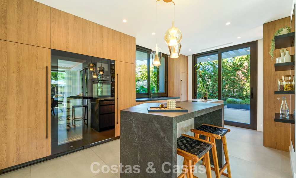 Villa de luxe moderniste à vendre dans un quartier résidentiel exclusif et fermé sur le Golden Mile de Marbella 787661