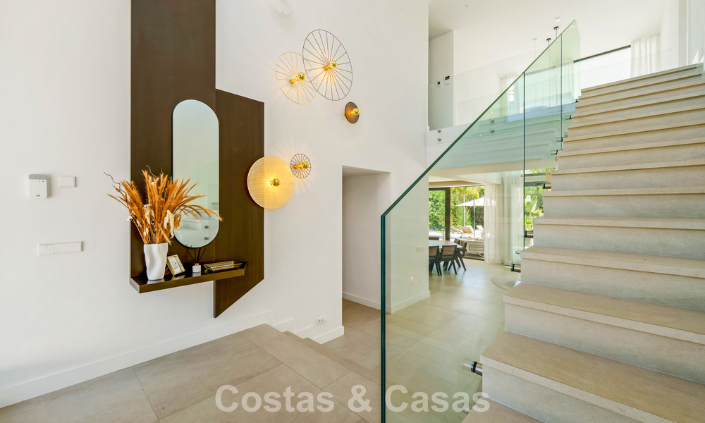 Villa de luxe moderniste à vendre dans un quartier résidentiel exclusif et fermé sur le Golden Mile de Marbella 787666