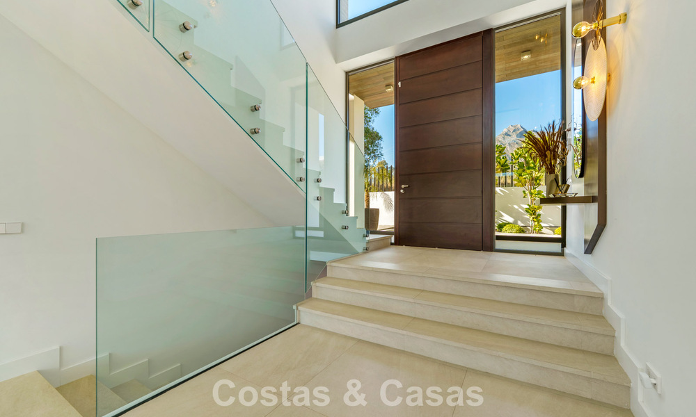 Villa de luxe moderniste à vendre dans un quartier résidentiel exclusif et fermé sur le Golden Mile de Marbella 787667