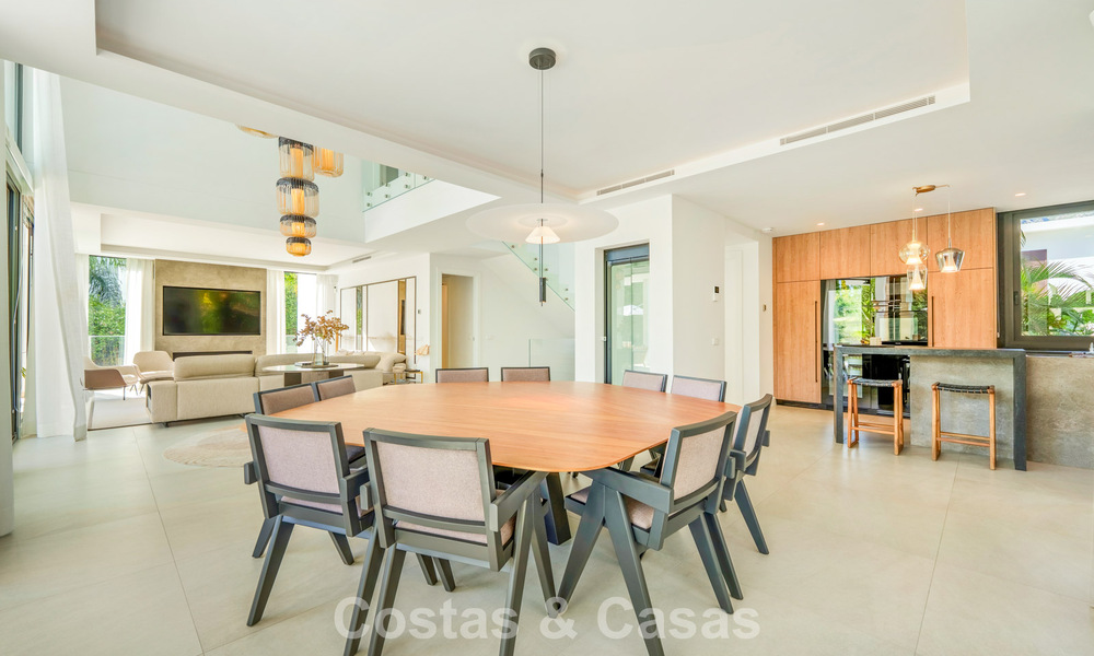 Villa de luxe moderniste à vendre dans un quartier résidentiel exclusif et fermé sur le Golden Mile de Marbella 787668