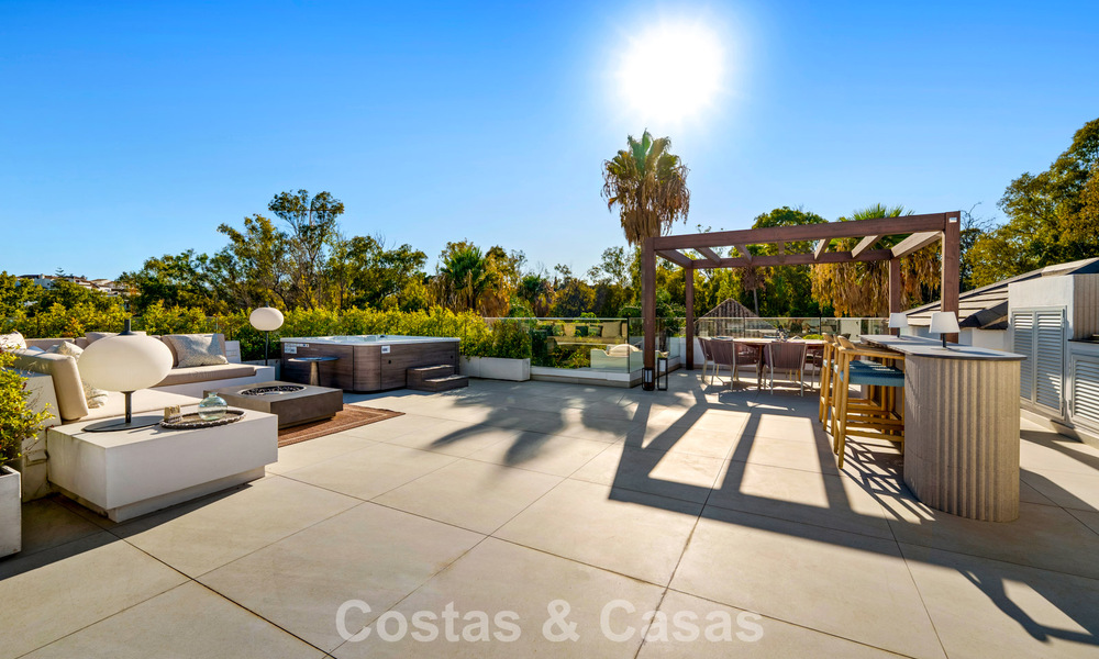 Villa de luxe moderniste à vendre dans un quartier résidentiel exclusif et fermé sur le Golden Mile de Marbella 787672