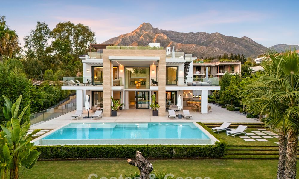 Villa de luxe moderniste à vendre dans un quartier résidentiel exclusif et fermé sur le Golden Mile de Marbella 787680