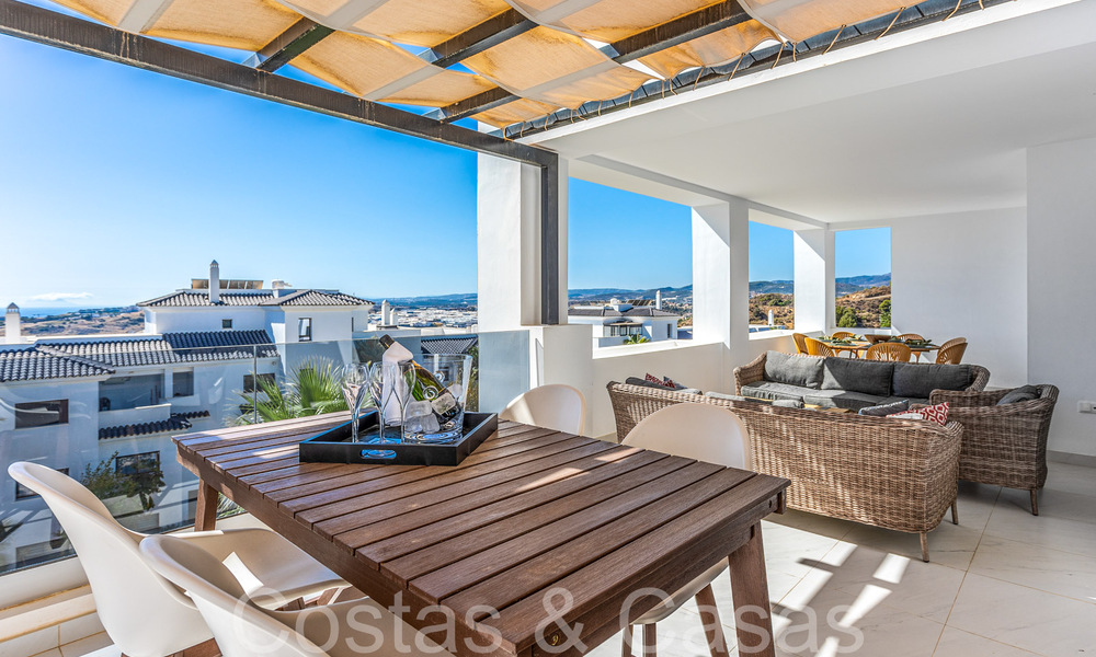 Prêt à emménager, spacieux penthouse avec vue panoramique sur la mer à vendre dans les collines d'Estepona, à proximité du centre 67502