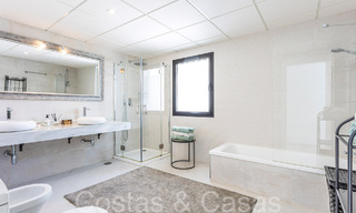 Prêt à emménager, spacieux penthouse avec vue panoramique sur la mer à vendre dans les collines d'Estepona, à proximité du centre 67515 