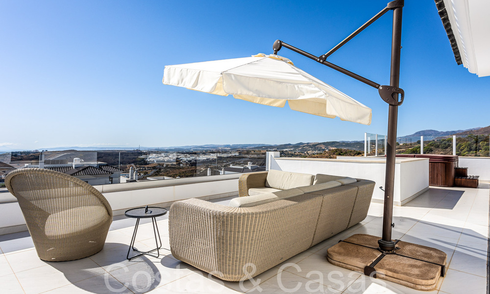 Prêt à emménager, spacieux penthouse avec vue panoramique sur la mer à vendre dans les collines d'Estepona, à proximité du centre 67528