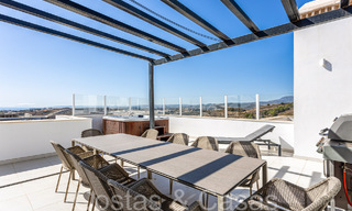 Prêt à emménager, spacieux penthouse avec vue panoramique sur la mer à vendre dans les collines d'Estepona, à proximité du centre 67530 