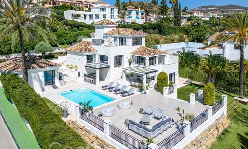 Villa de luxe élégamment rénovée avec vue sur la mer à vendre dans la vallée du golf de Nueva Andalucia, Marbella 67746
