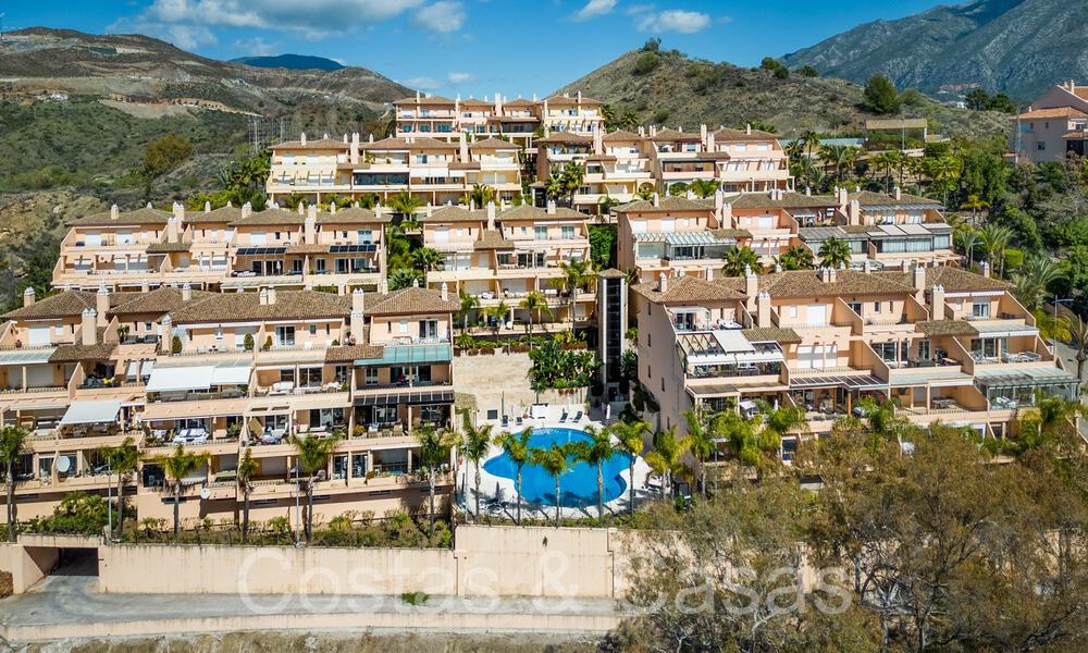 Penthouse en duplex spacieux et lumineux à vendre situé à Nueva Andalucia, Marbella 67977