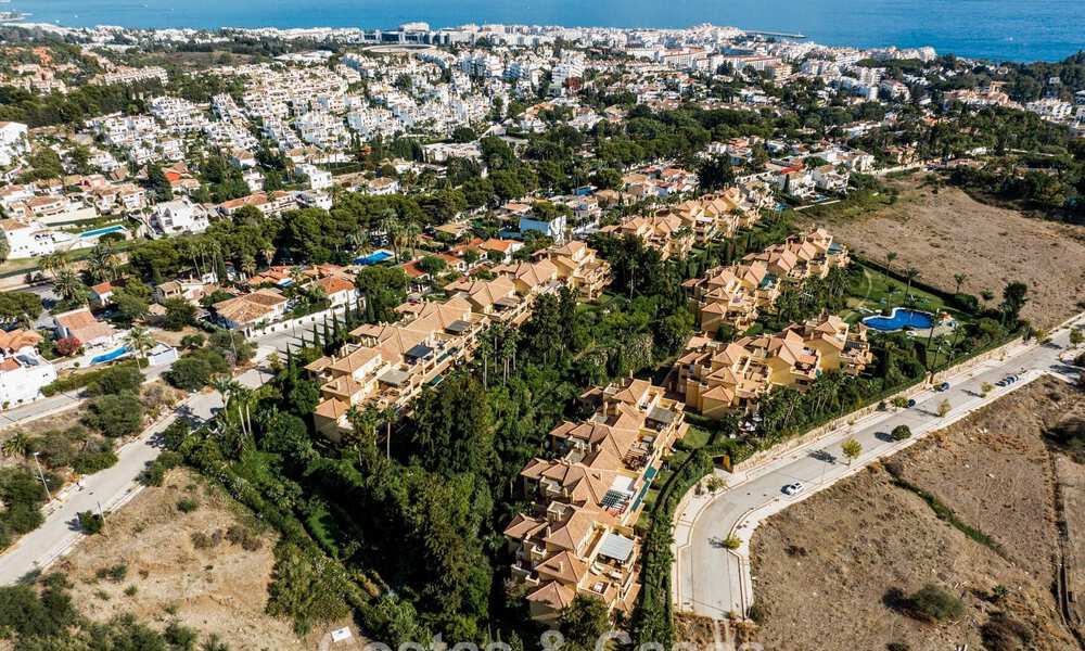 Appartement de luxe à vendre à quelques pas de Puerto Banus et de la plage à Nueva Andalucia, Marbella 67867