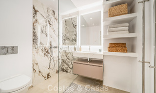 Appartement de luxe à vendre à quelques pas de Puerto Banus et de la plage à Nueva Andalucia, Marbella 67870 