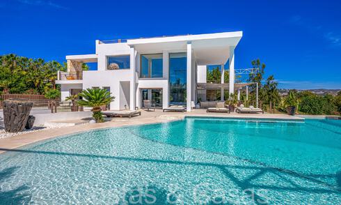 Villa design haut de gamme prête à emménager à vendre, en première ligne de golf avec vue sur la mer à Benahavis - Marbella 68419