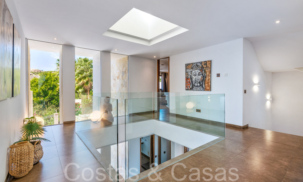 Villa design haut de gamme prête à emménager à vendre, en première ligne de golf avec vue sur la mer à Benahavis - Marbella 68444