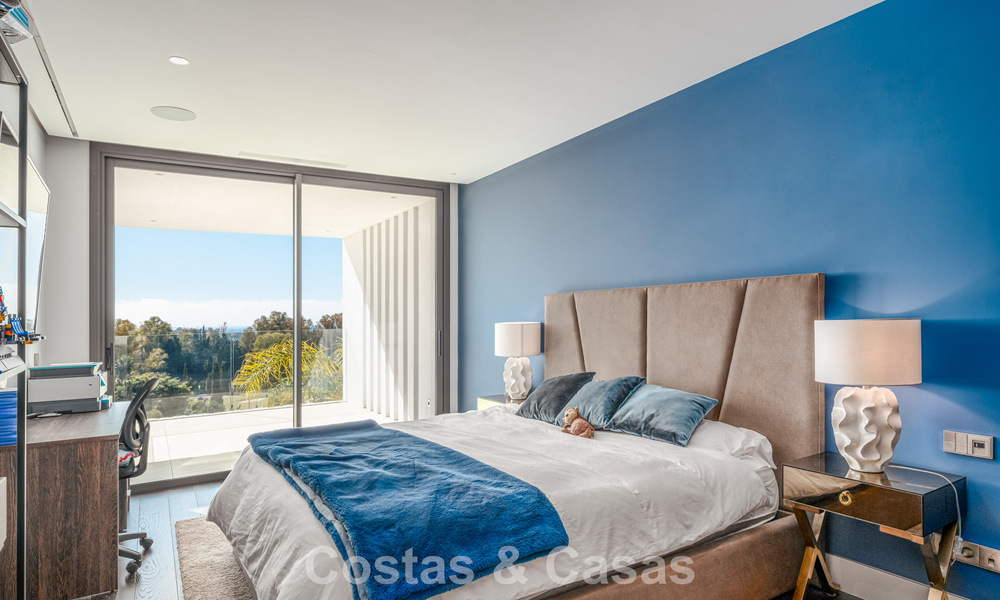 Villa de luxe spacieuse et moderniste à vendre avec vue sur le terrain de golf à Benahavis - Marbella 792501