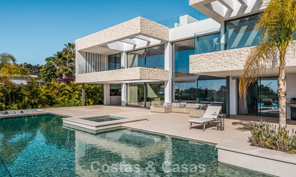 Villa de luxe spacieuse et moderniste à vendre avec vue sur le terrain de golf à Benahavis - Marbella 792504