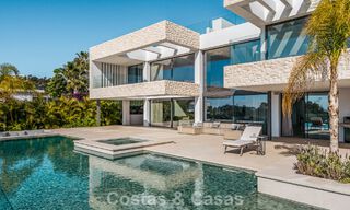 Villa de luxe spacieuse et moderniste à vendre avec vue sur le terrain de golf à Benahavis - Marbella 792504 
