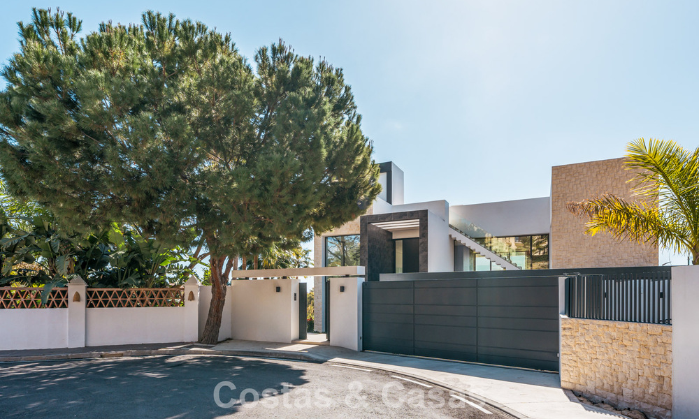 Villa de luxe spacieuse et moderniste à vendre avec vue sur le terrain de golf à Benahavis - Marbella 792521