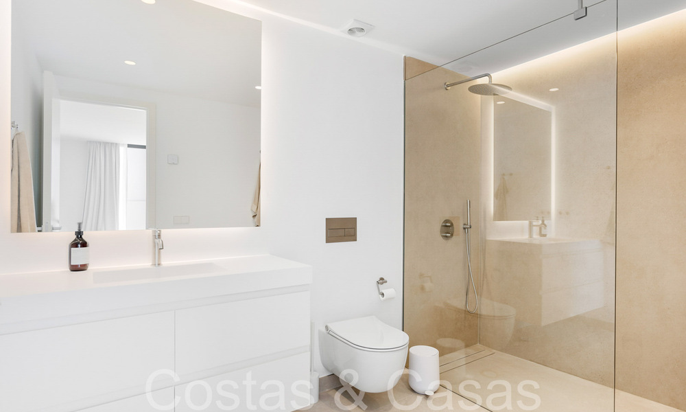 Prête à emménager, chic villa de luxe méditerranéenne à vendre, près de la plage à l'est du centre de Marbella 68604