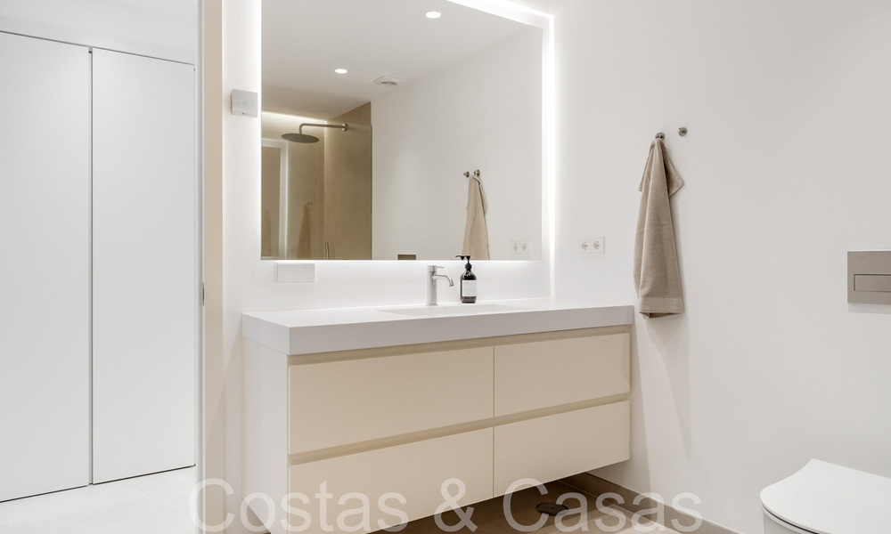 Prête à emménager, chic villa de luxe méditerranéenne à vendre, près de la plage à l'est du centre de Marbella 68612