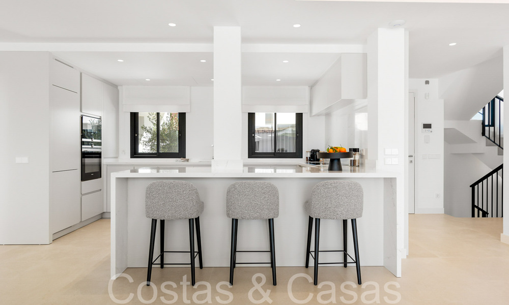 Prête à emménager, chic villa de luxe méditerranéenne à vendre, près de la plage à l'est du centre de Marbella 68622