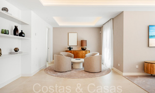 Prête à emménager, chic villa de luxe méditerranéenne à vendre, près de la plage à l'est du centre de Marbella 68623 