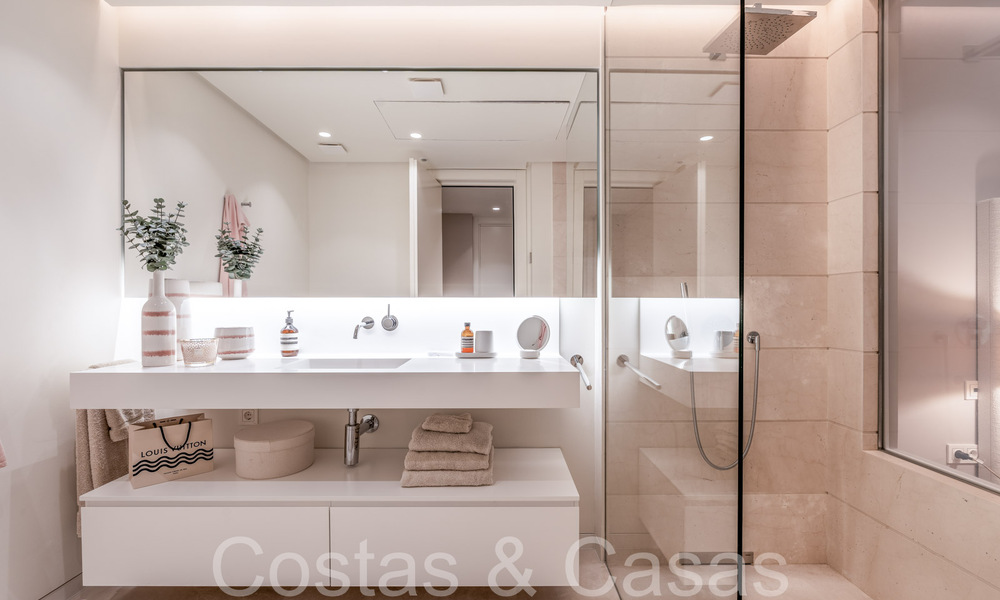 Prêt à emménager! Appartement de jardin contemporain avec de belles vues sur la mer à vendre, à quelques minutes en voiture du centre de Marbella 68666