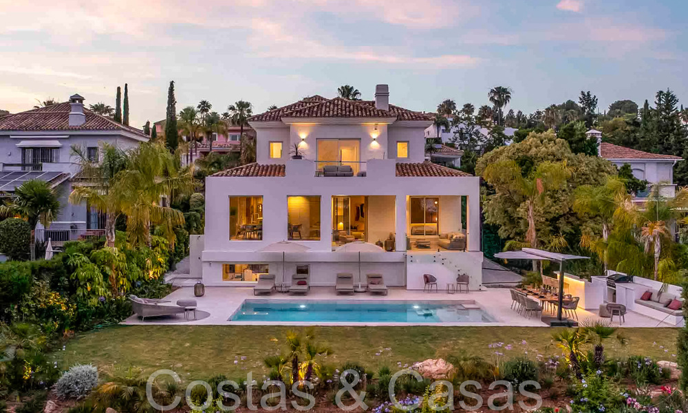 Belle villa rénovée de style méditerranéen contemporain à vendre, adjacente au terrain de golf de Benahavis - Marbella 69125